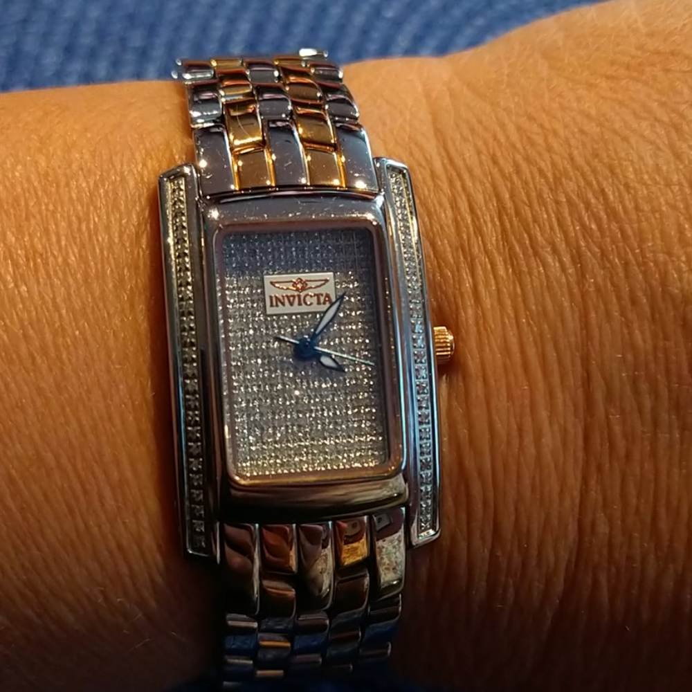Invicta watch 8 inch needs battery